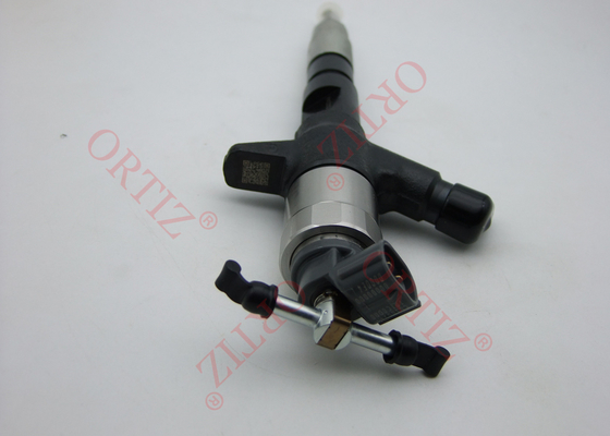 Automatic Type DENSO Common Rail Injector Small Size 850G 095000 - 5550